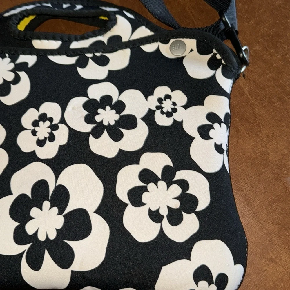 Built NY NETBOOK & DVD PORTFOLIO BAG - Picture 3 of 8
